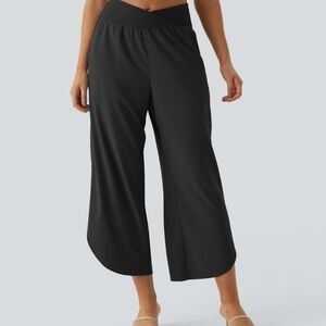 HALARA Black Cropped Pants